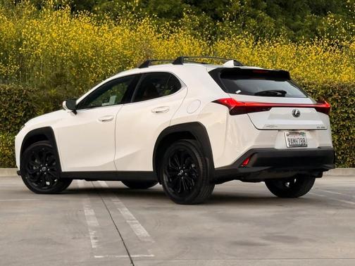 2022 Lexus UX 200 Base