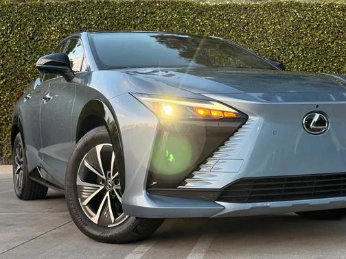 2023 Lexus RZ 450e 450e Premium