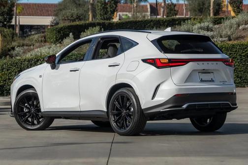2026 Lexus NX 450h+ NX 450h+ F SPORT Handling
