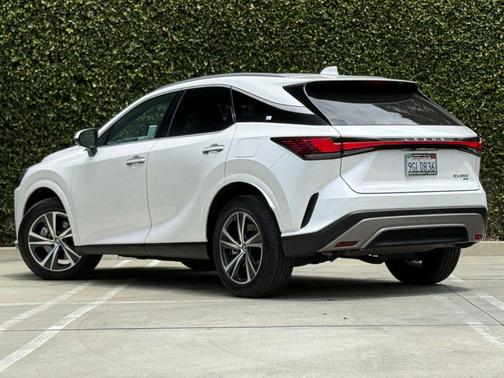Eminent White Pearl 2023 Lexus RX 350 Premium