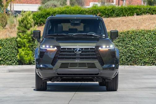 Nori Green Pearl 2026 Lexus GX 550 Premium+