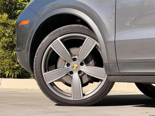 2020 Porsche Cayenne Cayenne