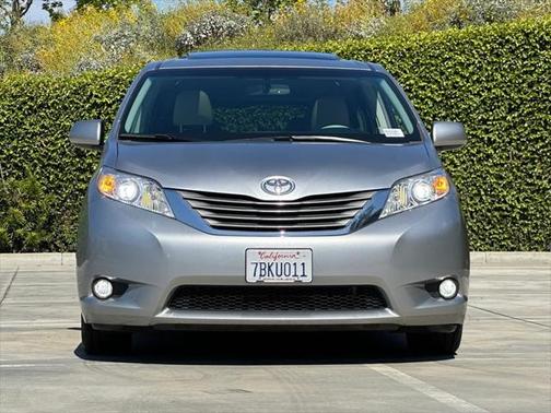 2013 Toyota Sienna XLE