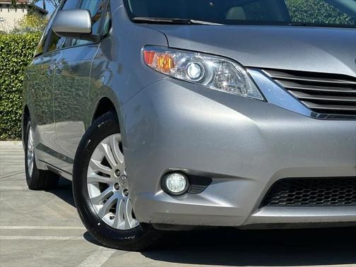 2013 Toyota Sienna XLE