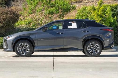2025 Lexus RZ 450e Premium w/18' Wheel