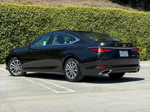2025 Lexus ES 350 Base