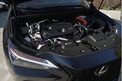 2025 Lexus NX 450h+ F SPORT Handling