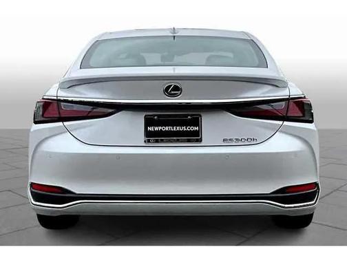 2025 Lexus ES 300h Base