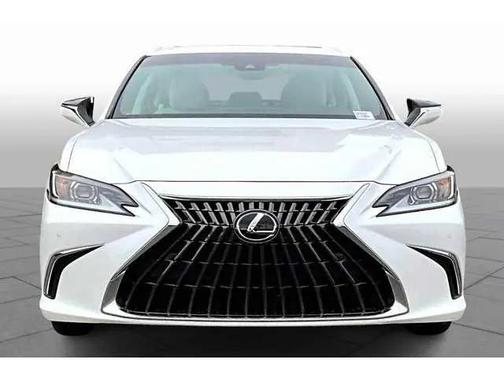 2025 Lexus ES 300h Base