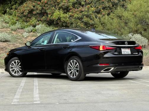 2025 Lexus ES 350 Base