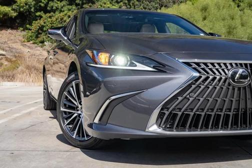 2025 Lexus ES 350 Base