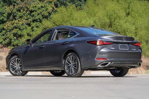 2025 Lexus ES 350 Base