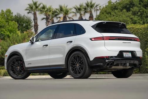 2025 Porsche Cayenne GTS