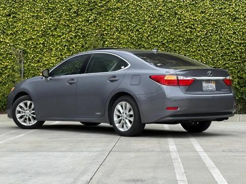 2014 Lexus ES 300h Base