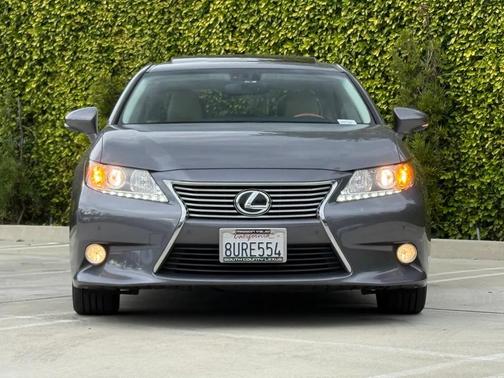 2014 Lexus ES 300h Base