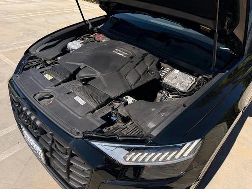 2023 Audi Q8 55 Premium