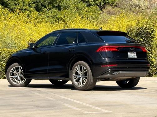 2023 Audi Q8 55 Premium