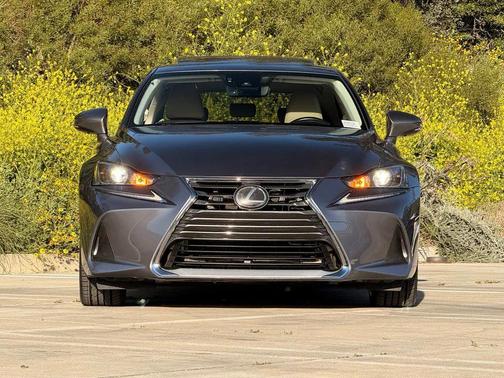 2018 Lexus IS 300 Base