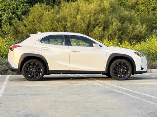 2023 Lexus UX 250h Base