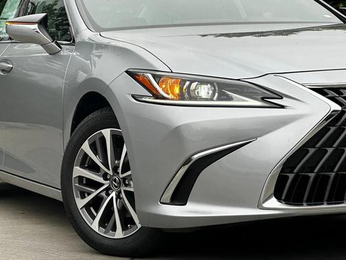 2025 Lexus ES 350 Base