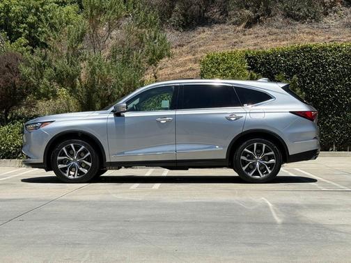 Lunar Silver Metallic 2023 Acura MDX Technology Package