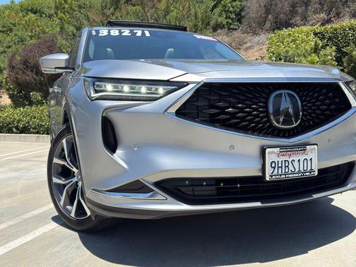 Lunar Silver Metallic 2023 Acura MDX Technology Package
