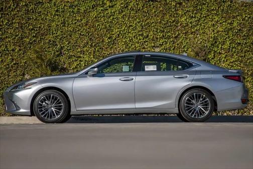 2025 Lexus ES 300h Base