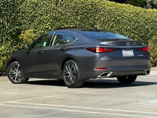 Cloudburst Gray 2025 Lexus ES 350 Base