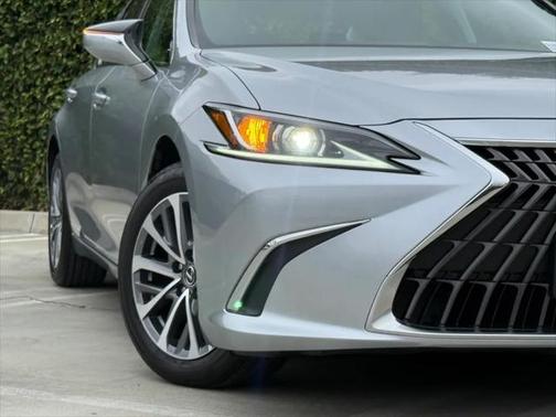 2025 Lexus ES 350 Base