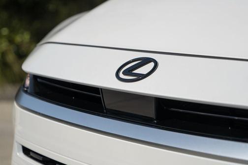 Wind Chill Pearl 2026 Lexus TX 500h F SPORT Premium