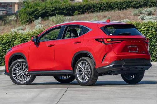 2025 Lexus NX 350h Premium