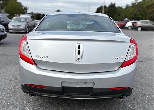 2014 Lincoln MKS Base