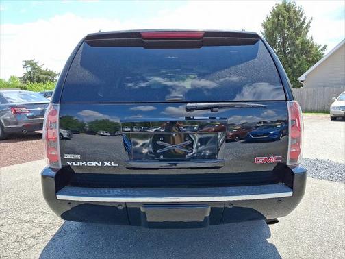 2011 GMC Yukon XL Denali