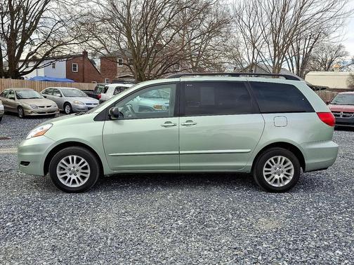 2010 Toyota Sienna LE