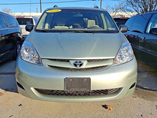 2010 Toyota Sienna LE