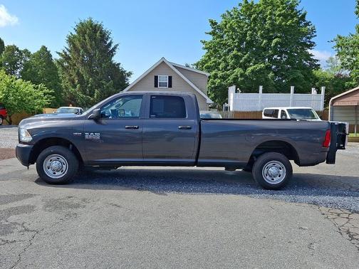2018 RAM 2500 Tradesman Crew Cab 4x2 8' Box