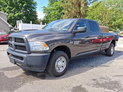 2018 RAM 2500 Tradesman Crew Cab 4x2 8' Box