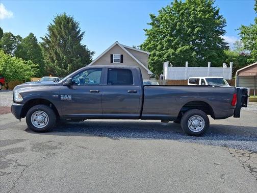 2018 RAM 2500 Tradesman Crew Cab 4x2 8' Box