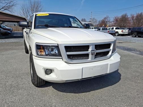 Stone White Clearcoat 2009 Dodge Dakota ST Crew Cab