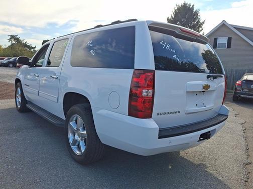 Summit White 2014 Chevrolet Suburban 1500 LS