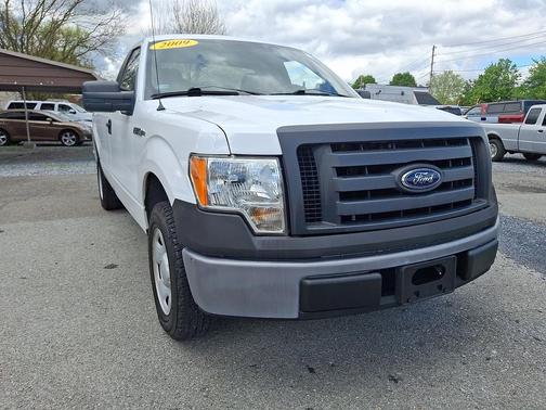 Oxford White Clearcoat 2009 Ford F-150 XL