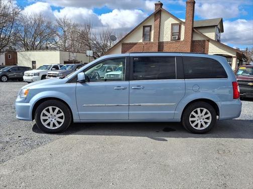 2013 Chrysler Town & Country Touring