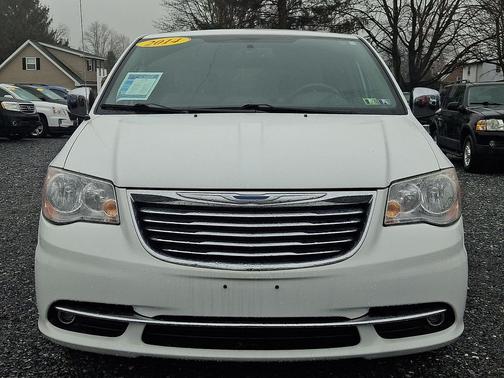 2014 Chrysler Town & Country Touring-L