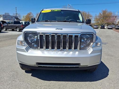 Bright Silver Metallic Clearcoat 2012 Jeep Liberty Jet