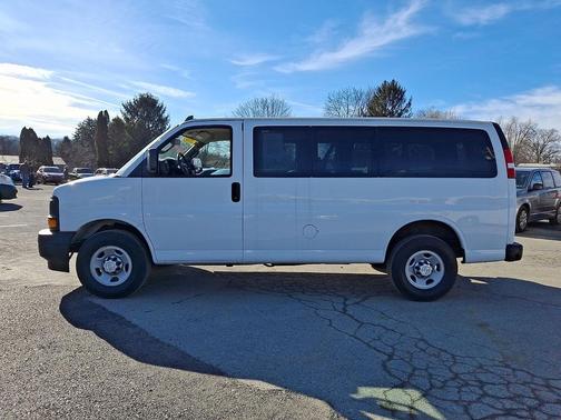 2017 Chevrolet Express 2500 LS