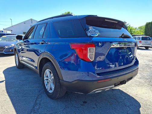 Atlas Blue Metallic 2022 Ford Explorer XLT