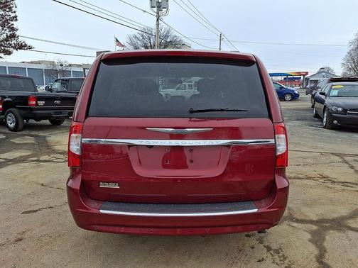 2012 Chrysler Town & Country Touring-L