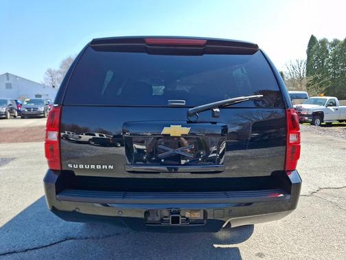 Black 2014 Chevrolet Suburban 1500 LT