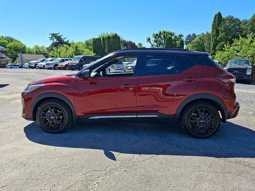 Scarlet Ember Tintcoat/Super Black 2023 Nissan Kicks SR