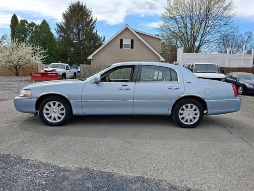 2008 Lincoln Town Car Signature